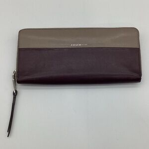 2146. Coach Two-Tone Full-Size Wallet Purple & Taupe Wallet VGUC